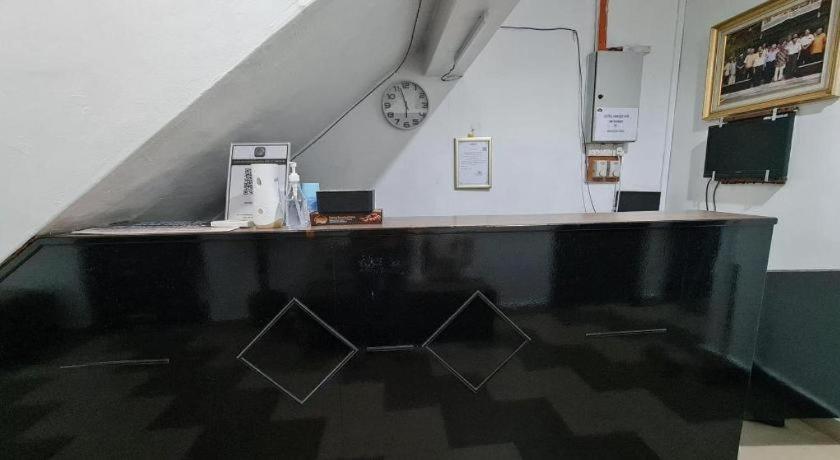 Oyo 90936 Hotel Manjoi Inn 怡保 外观 照片