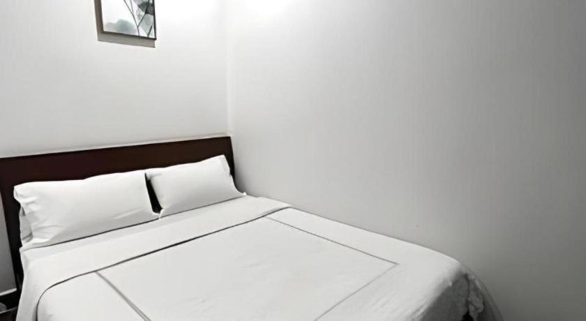 Oyo 90936 Hotel Manjoi Inn 怡保 外观 照片